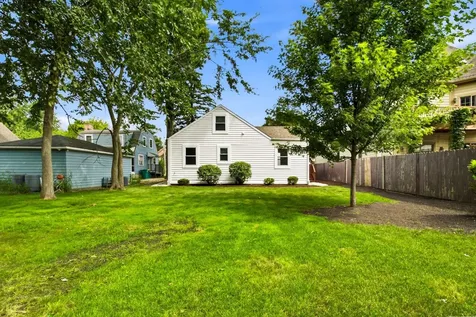 1562 Harding Road Northfield IL 60093