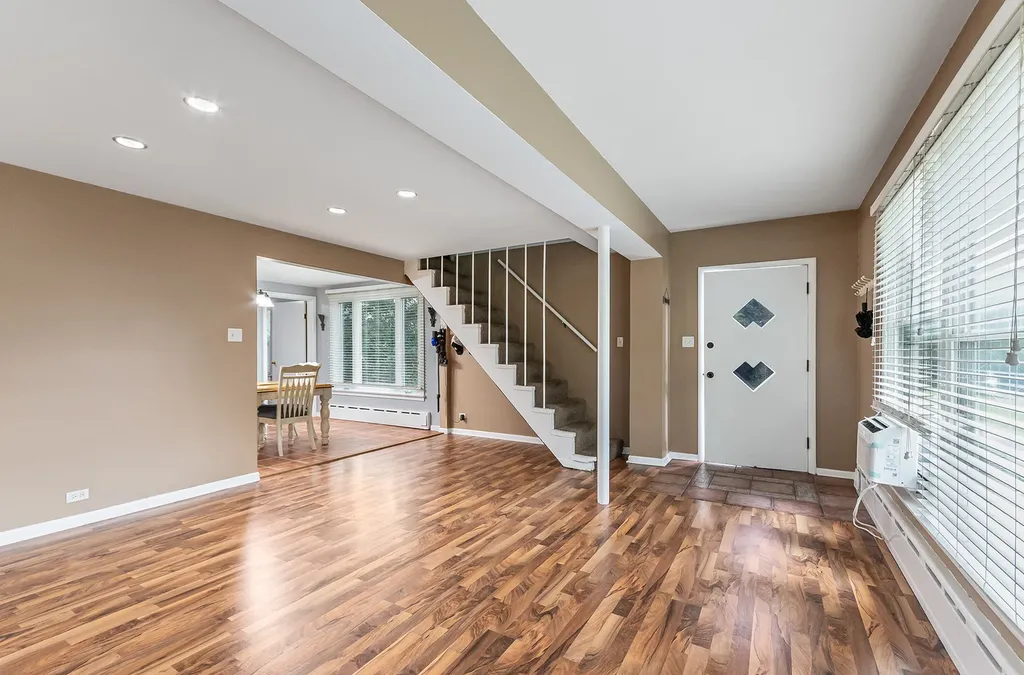28 South Richmond Avenue Westmont IL 60559