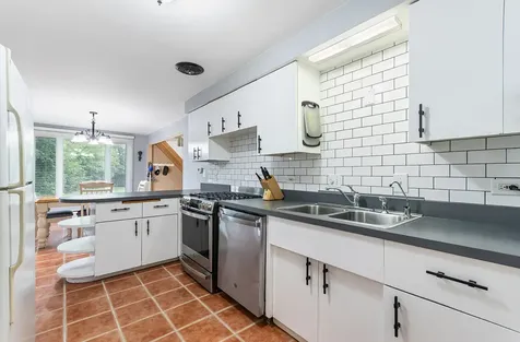 28 South Richmond Avenue Westmont IL 60559
