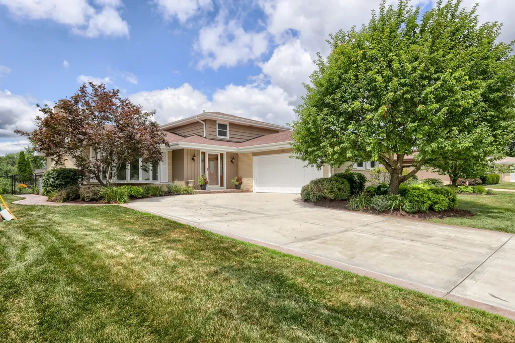 434 Timothy Court Schaumburg IL 60193