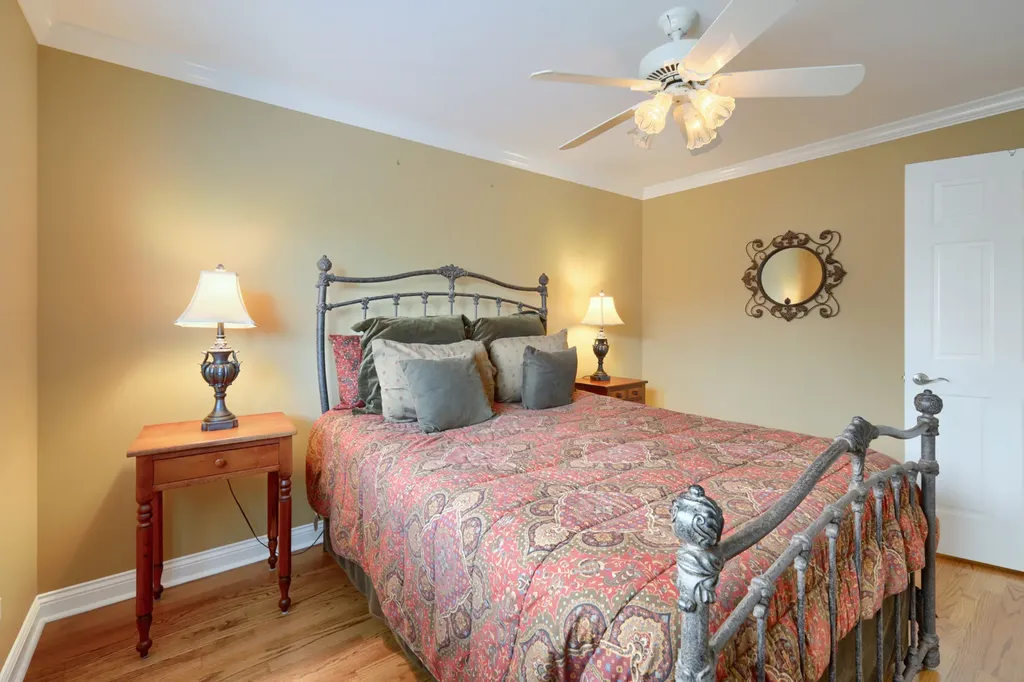 434 Timothy Court Schaumburg IL 60193