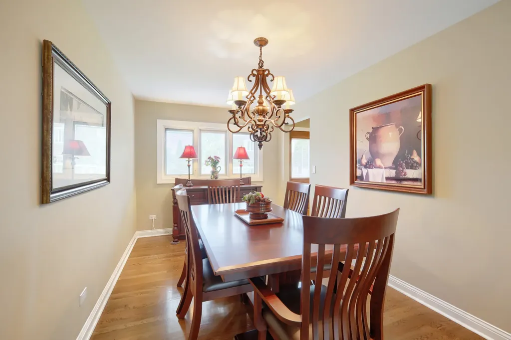 434 Timothy Court Schaumburg IL 60193