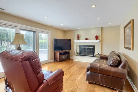 434 Timothy Court Schaumburg IL 60193
