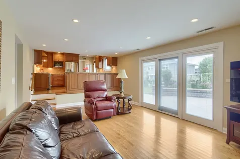 434 Timothy Court Schaumburg IL 60193