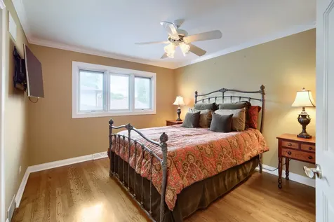 434 Timothy Court Schaumburg IL 60193