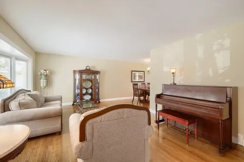 434 Timothy Court Schaumburg IL 60193