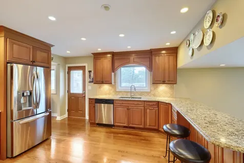 434 Timothy Court Schaumburg IL 60193