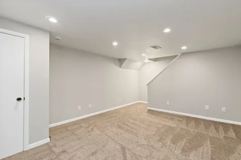 1541 Moluf Street Dekalb IL 60115