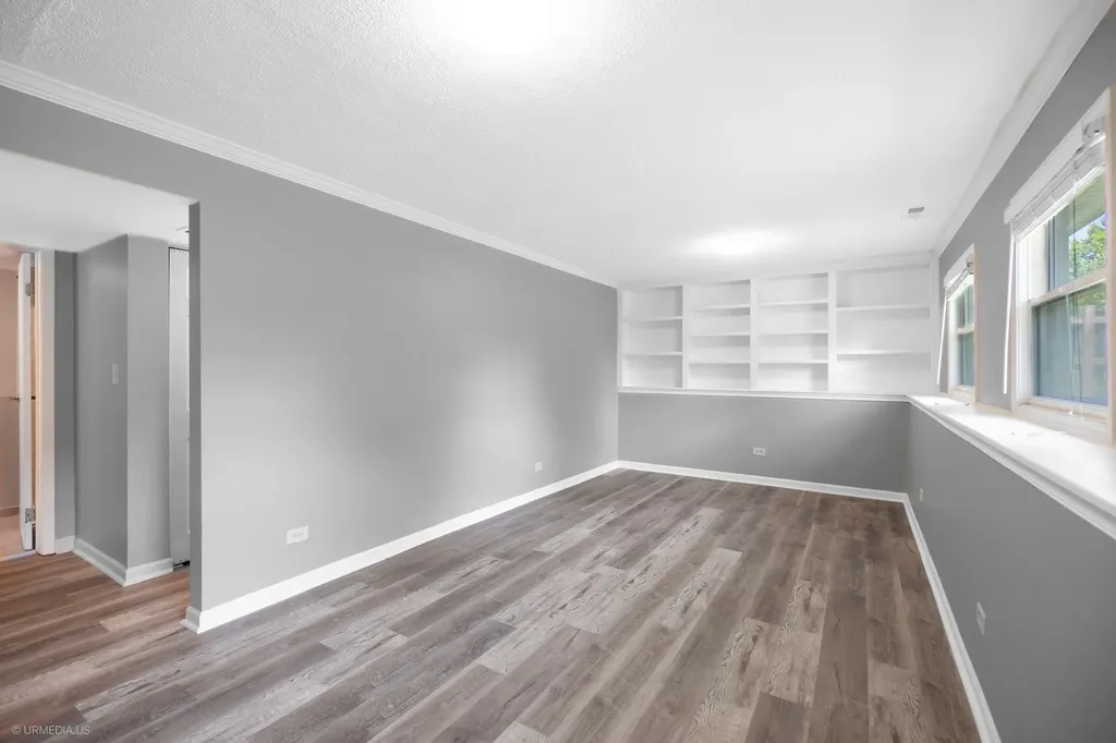 2122 Kensington Drive Schaumburg IL 60194