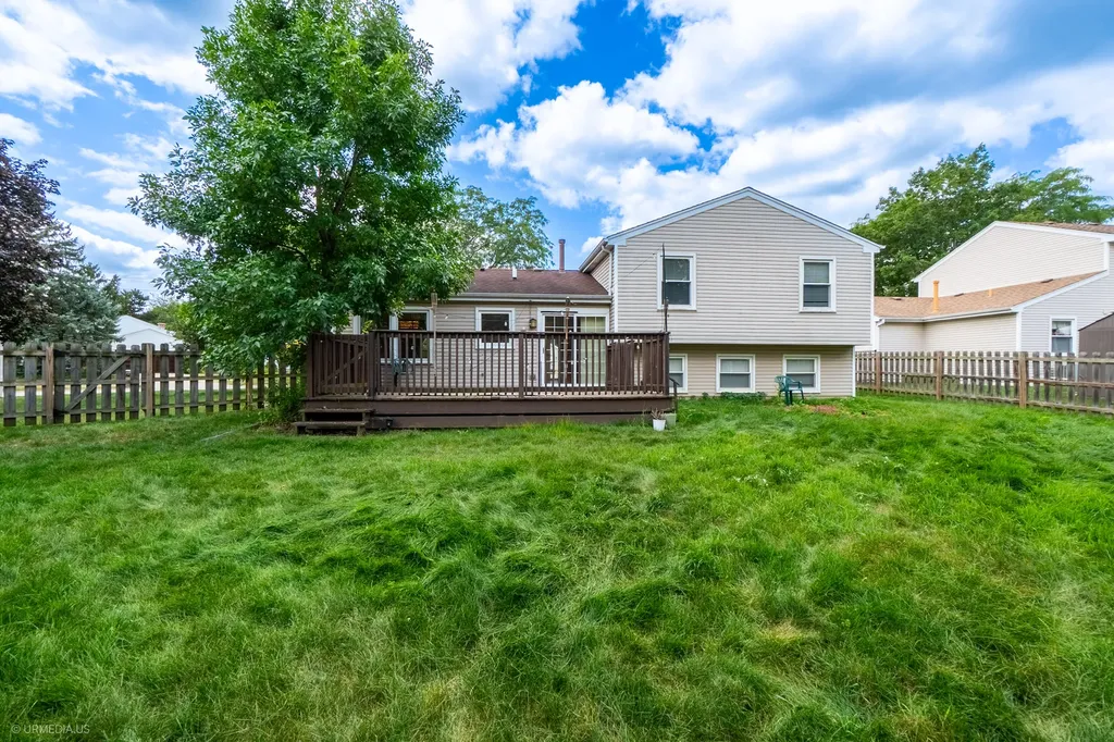 2122 Kensington Drive Schaumburg IL 60194