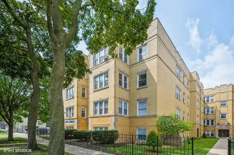 4422 North Saint Louis Avenue Chicago IL 60625