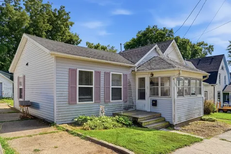 418 East 3rd Street Dixon IL 61021