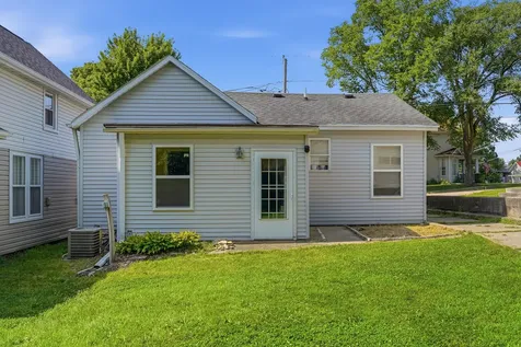 418 East 3rd Street Dixon IL 61021