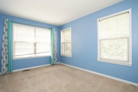 149 Fulbright Lane Schaumburg IL 60194