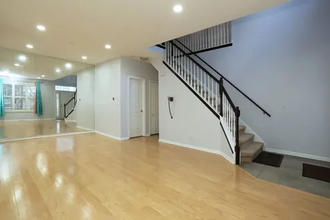 149 Fulbright Lane Schaumburg IL 60194