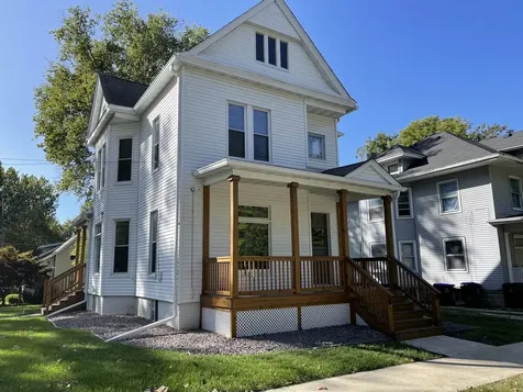 511 Douglas Street Bloomington IL 61701