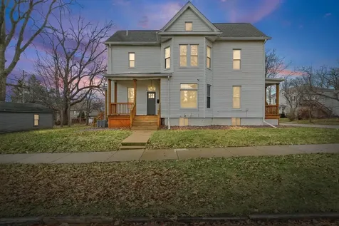 511 Douglas Street Bloomington IL 61701