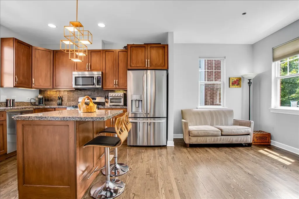 4922 South Cornell Avenue Chicago IL 60615