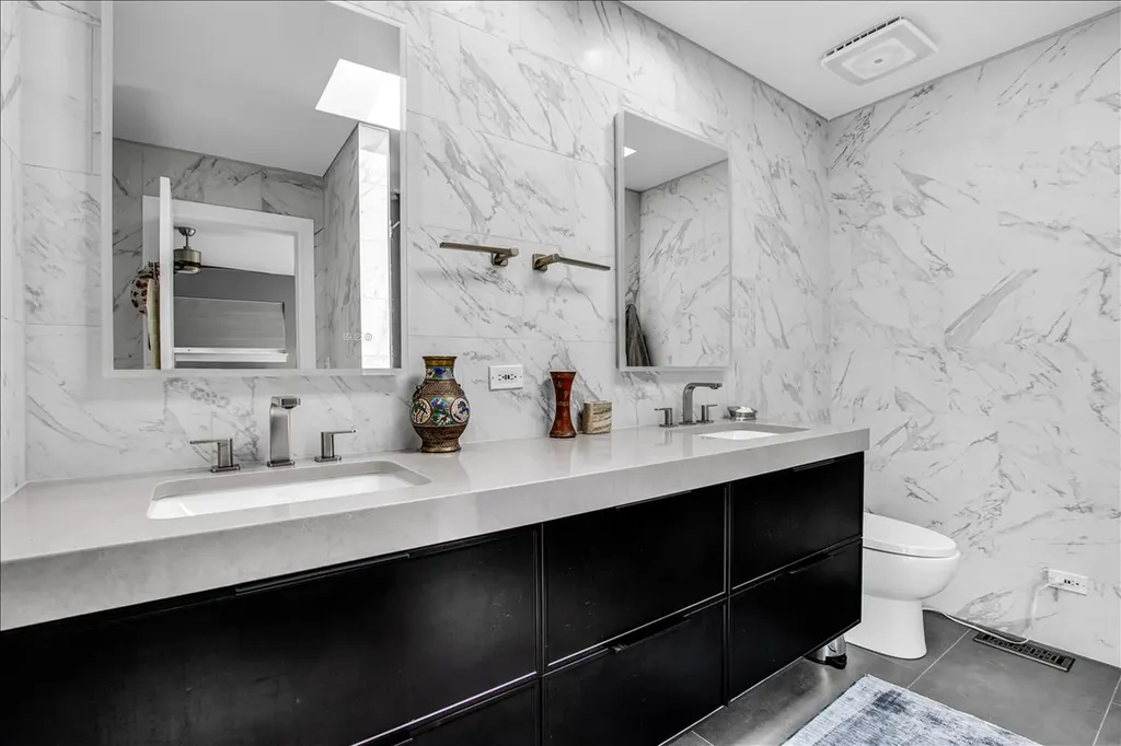 4922 South Cornell Avenue Chicago IL 60615