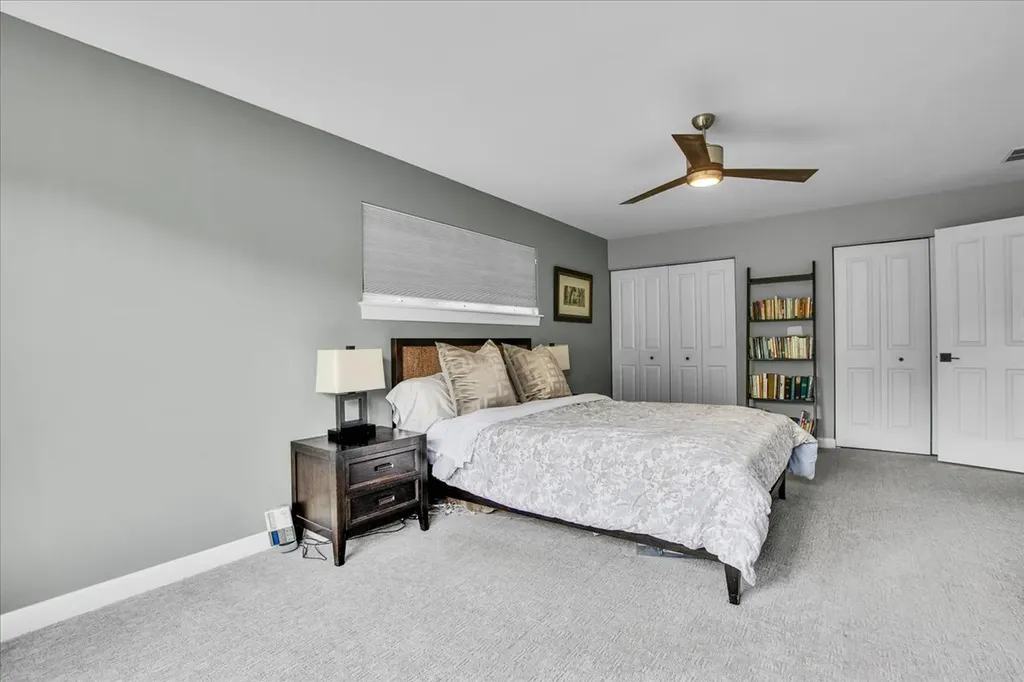 4922 South Cornell Avenue Chicago IL 60615
