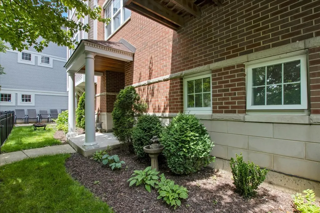 4922 South Cornell Avenue Chicago IL 60615