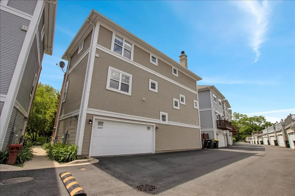 4922 South Cornell Avenue Chicago IL 60615