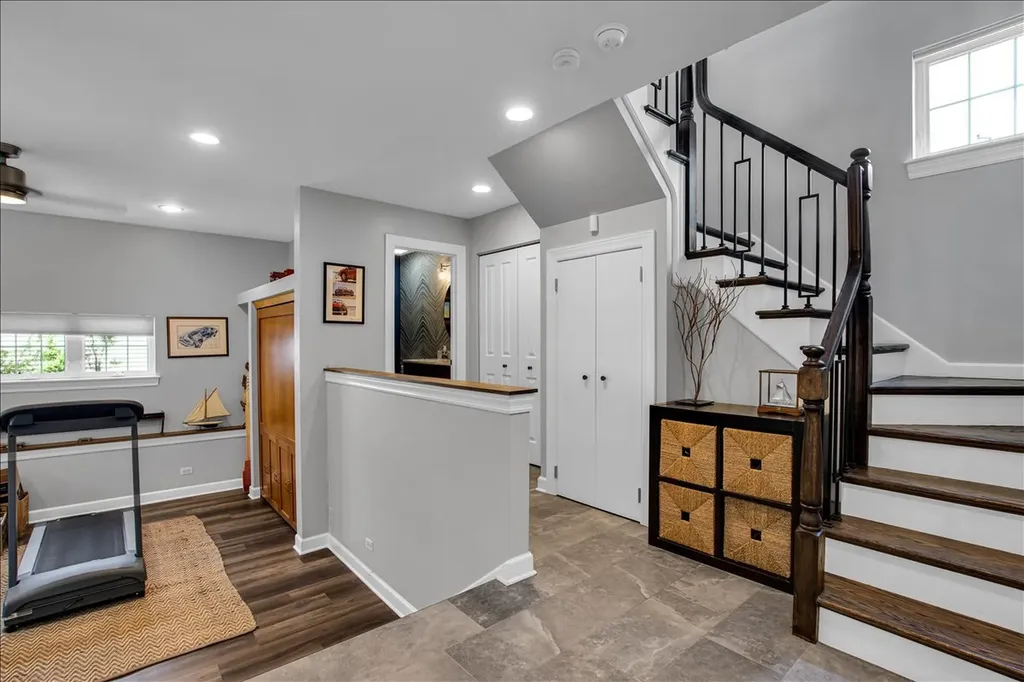 4922 South Cornell Avenue Chicago IL 60615