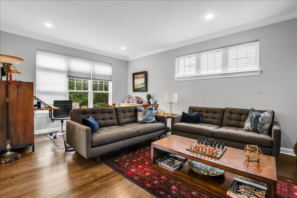 4922 South Cornell Avenue Chicago IL 60615