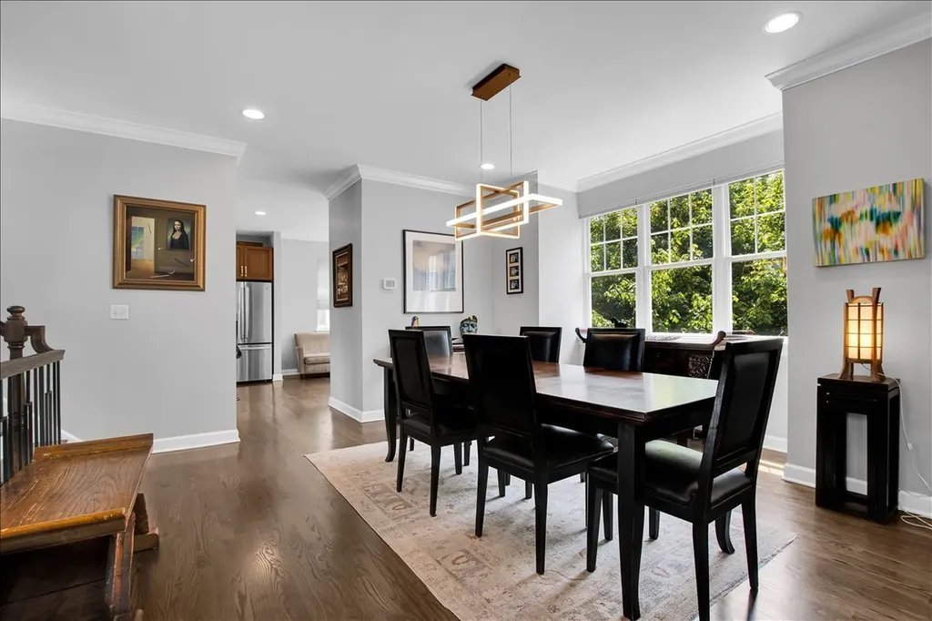 4922 South Cornell Avenue Chicago IL 60615