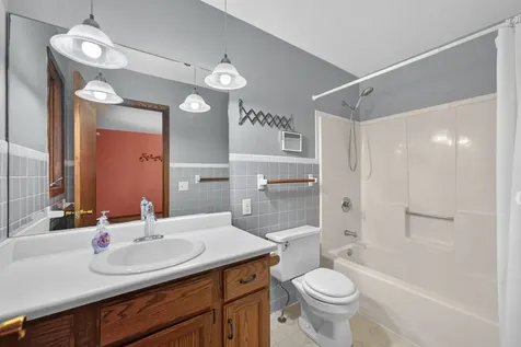 4930 Minns Machesney Park IL 61115