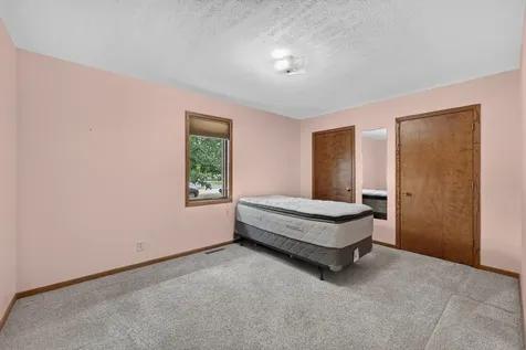 4930 Minns Machesney Park IL 61115