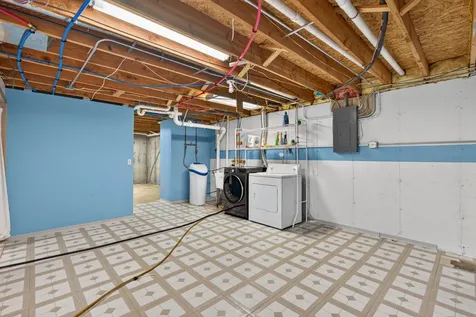 4930 Minns Machesney Park IL 61115