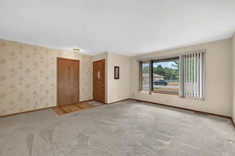 4930 Minns Machesney Park IL 61115