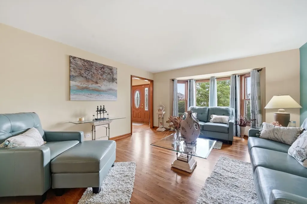 567 Warbler Drive Bolingbrook IL 60440