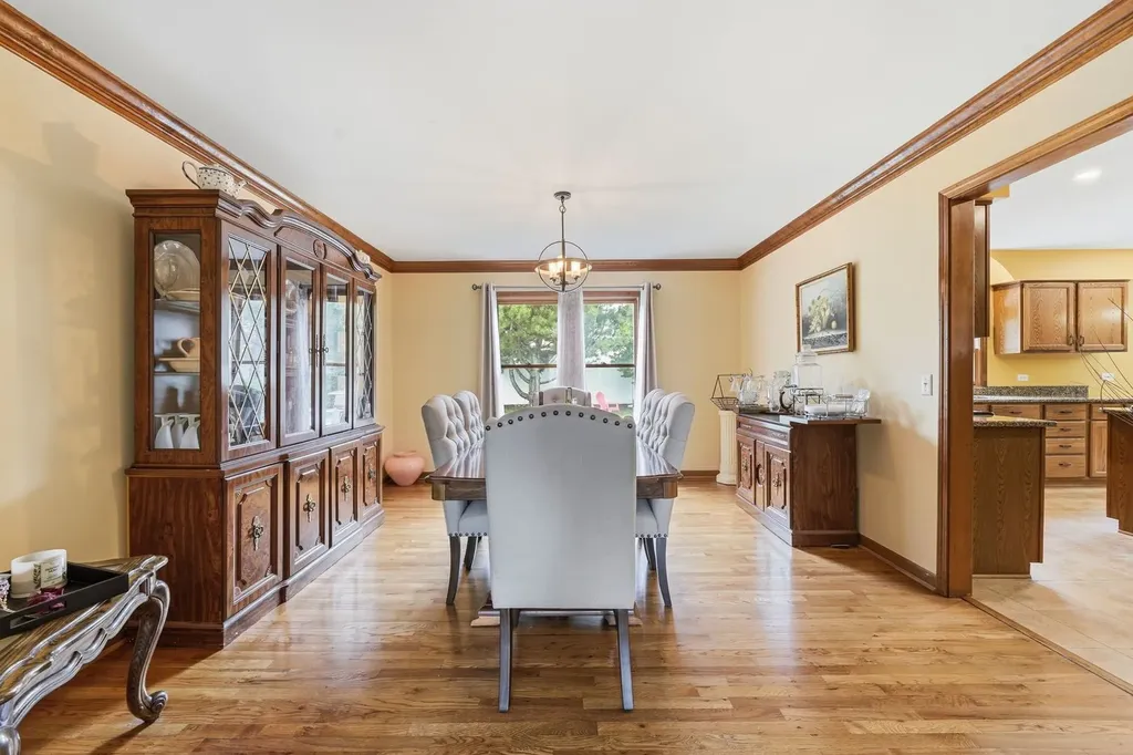 567 Warbler Drive Bolingbrook IL 60440