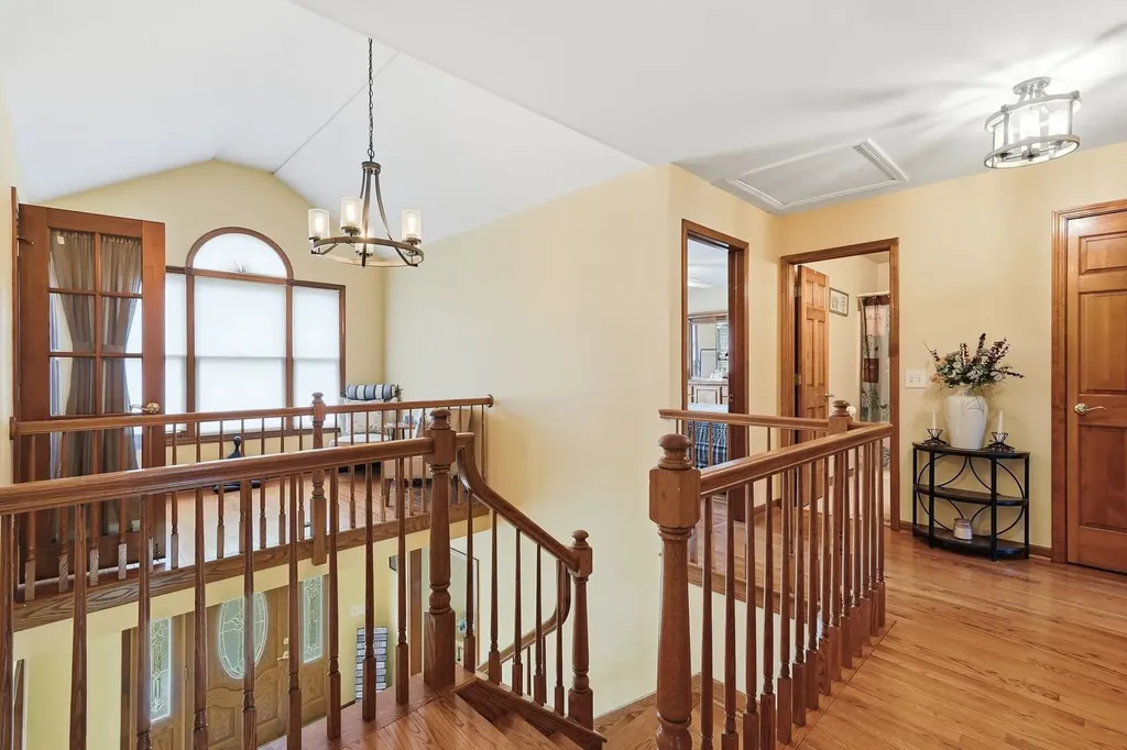 567 Warbler Drive Bolingbrook IL 60440