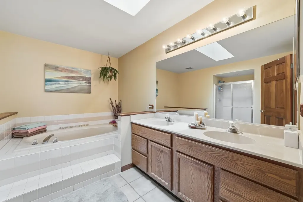 567 Warbler Drive Bolingbrook IL 60440