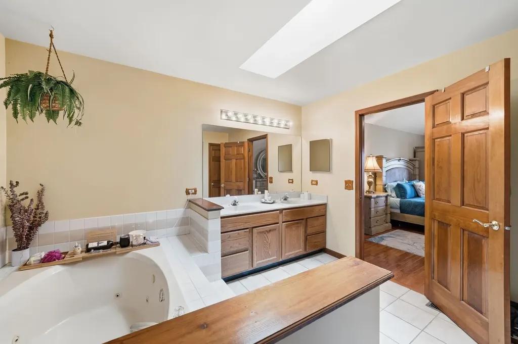 567 Warbler Drive Bolingbrook IL 60440