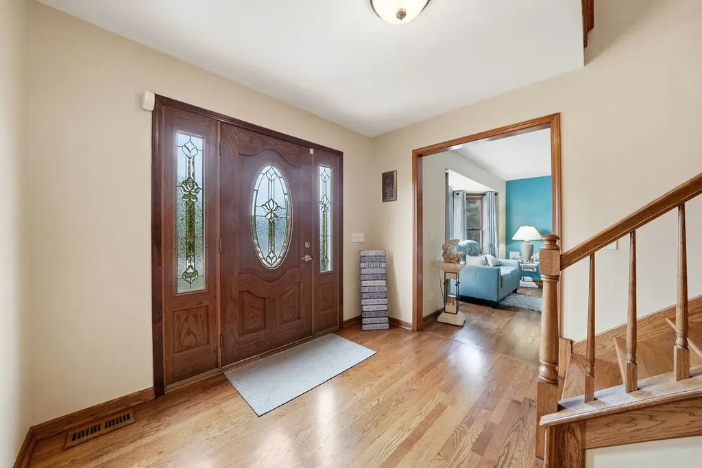 567 Warbler Drive Bolingbrook IL 60440