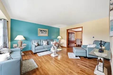 567 Warbler Drive Bolingbrook IL 60440