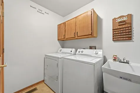567 Warbler Drive Bolingbrook IL 60440