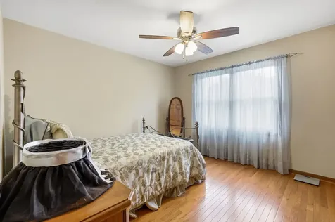 567 Warbler Drive Bolingbrook IL 60440
