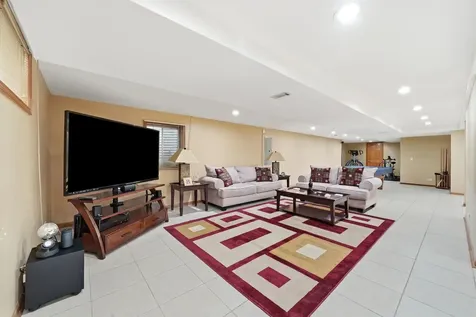 567 Warbler Drive Bolingbrook IL 60440