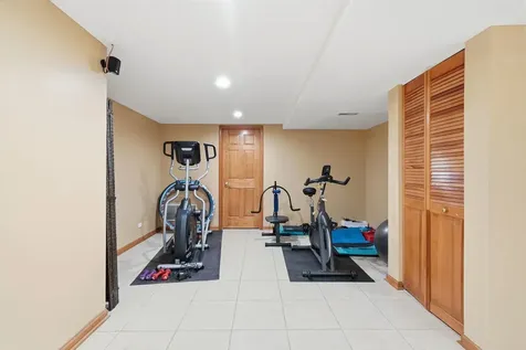 567 Warbler Drive Bolingbrook IL 60440