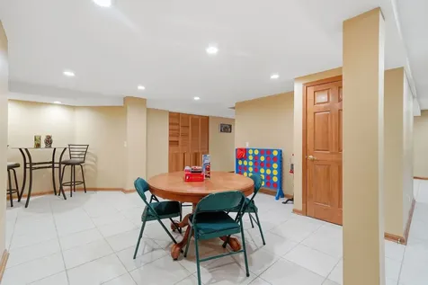 567 Warbler Drive Bolingbrook IL 60440