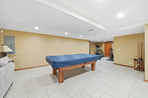 567 Warbler Drive Bolingbrook IL 60440