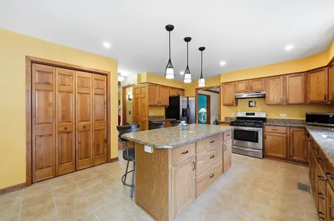 567 Warbler Drive Bolingbrook IL 60440