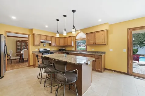567 Warbler Drive Bolingbrook IL 60440