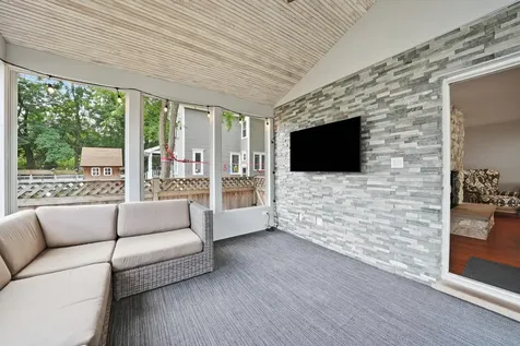 439 North Avenue Barrington IL 60010