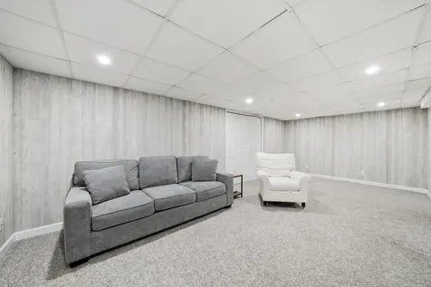 439 North Avenue Barrington IL 60010